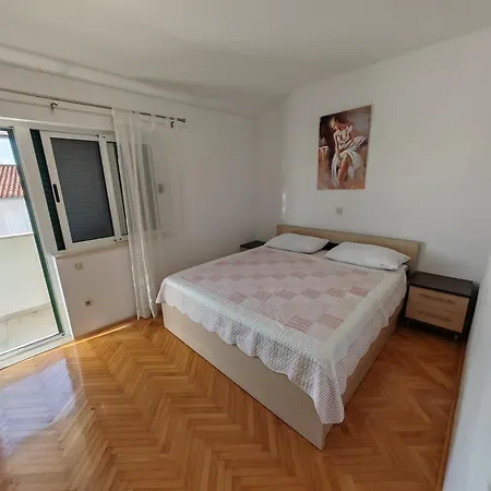 Cvjet Lägenhet